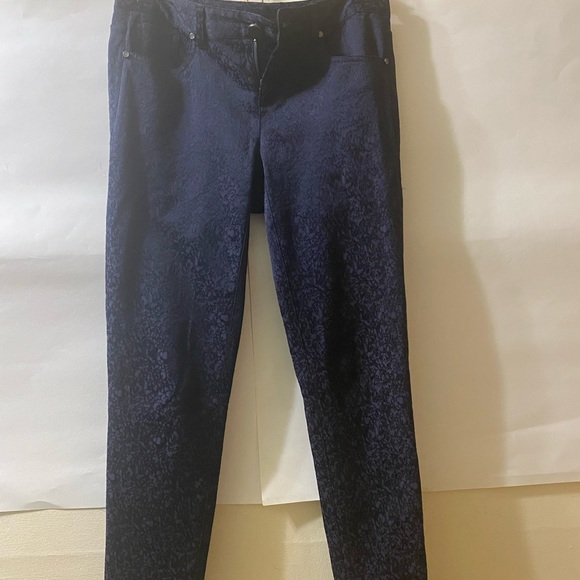 Tahari pants suit, blazer and pants or different size, blazer size 8 pants 2. - Picture 2 of 6